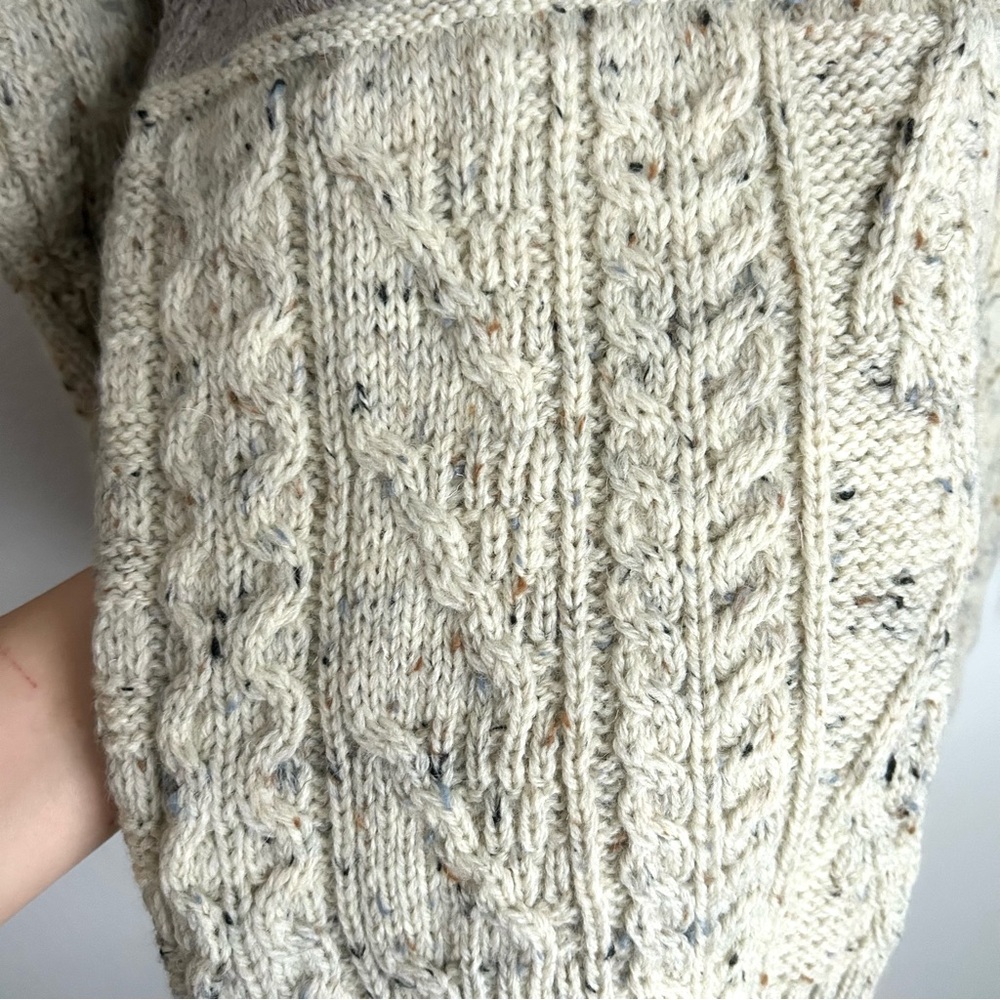 The Irish Store 100% wool cable knit sheep pattern sweater size small - Picture 7 of 7
